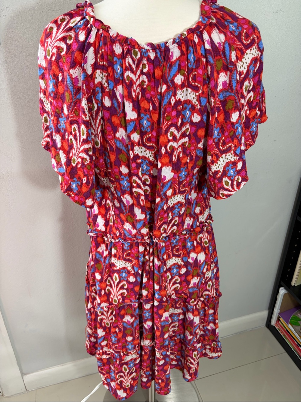 Anthropologie Red Floral V-Neck Tiered Mini Dress size M - Picture 7 of 13